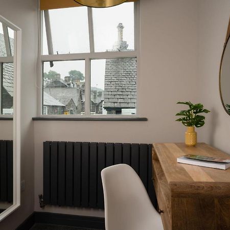 Spacious - Contemporary 2Br Apartment - Central Ambleside - Parking Luaran gambar