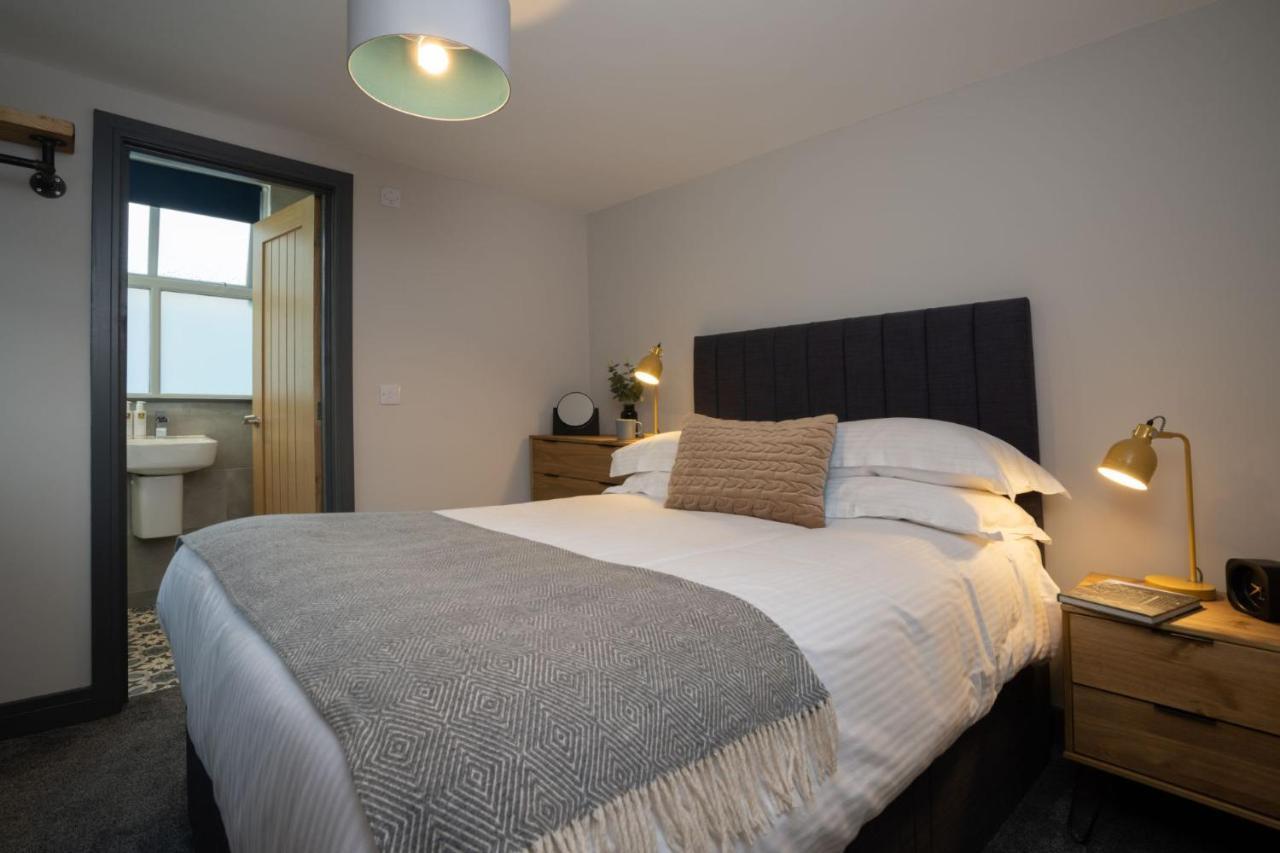 Spacious - Contemporary 2Br Apartment - Central Ambleside - Parking Luaran gambar