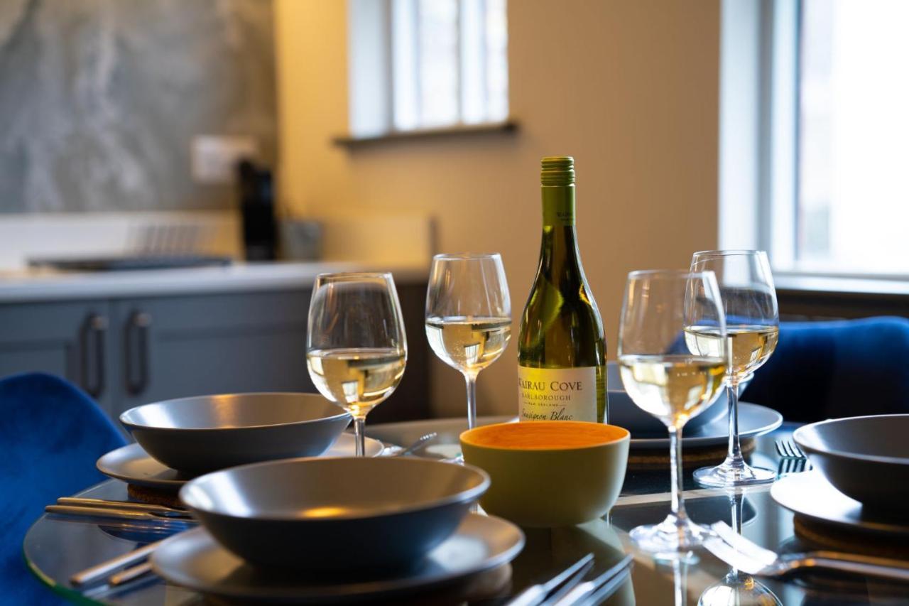 Spacious - Contemporary 2Br Apartment - Central Ambleside - Parking Luaran gambar